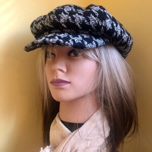 News Boy Hat with Large Houndstooth Pattern